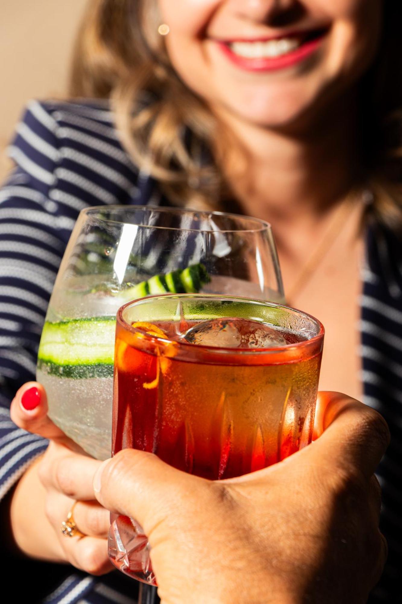 Park Lake Luxury Hotel Пукон Екстер'єр фото A glass of Campari Soda