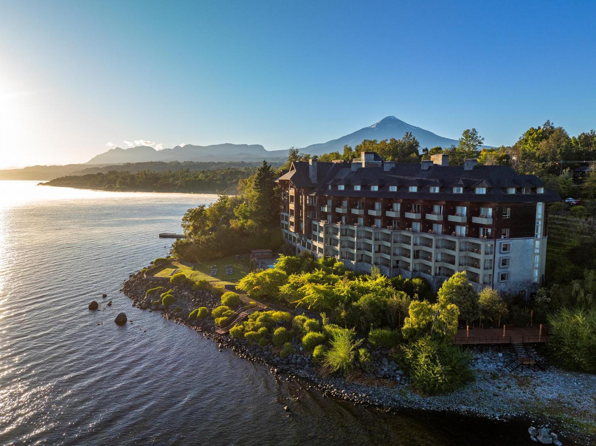 Park Lake Luxury Hotel Пукон Екстер'єр фото