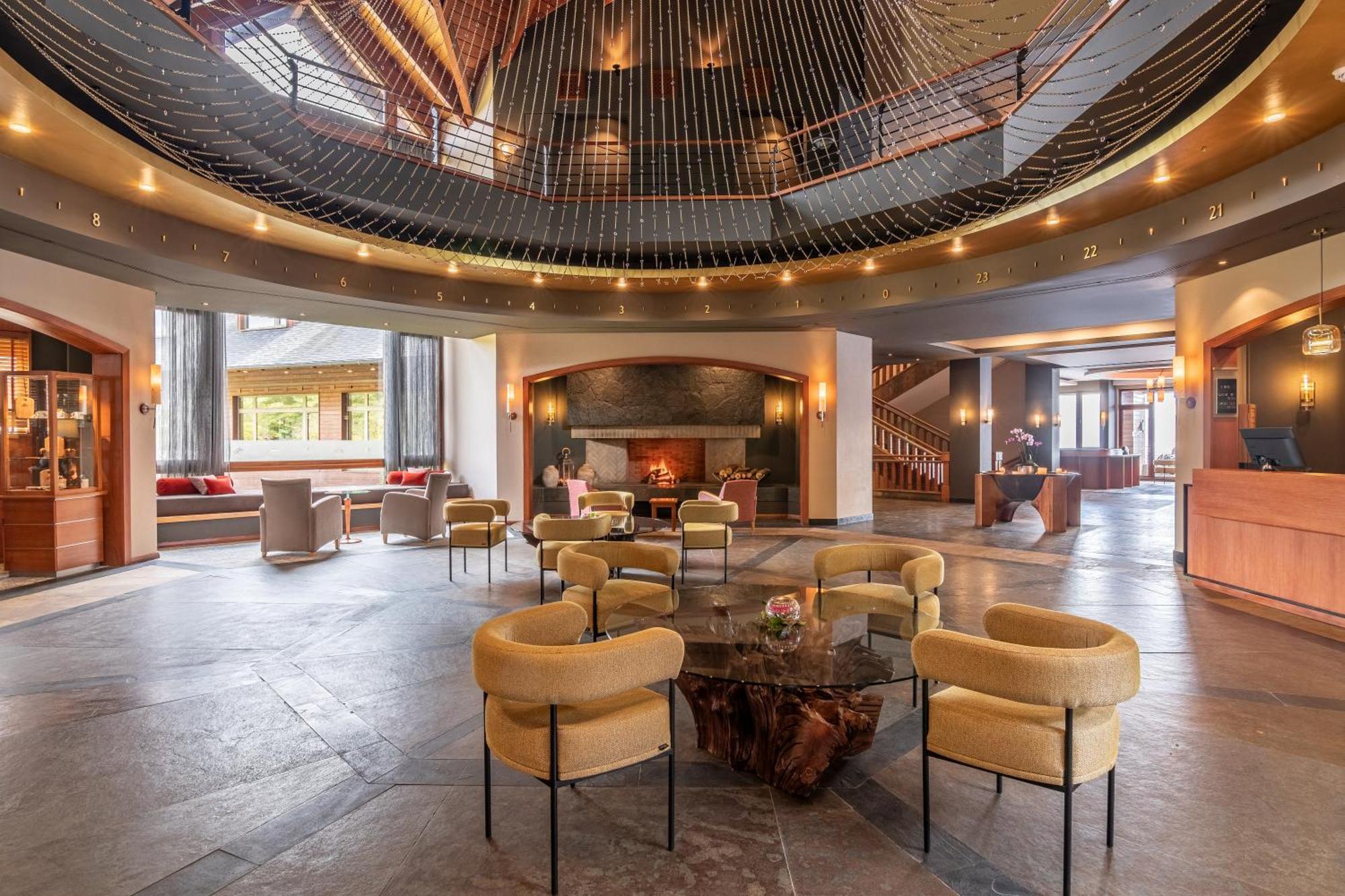 Park Lake Luxury Hotel Пукон Екстер'єр фото The lobby of the Hotel