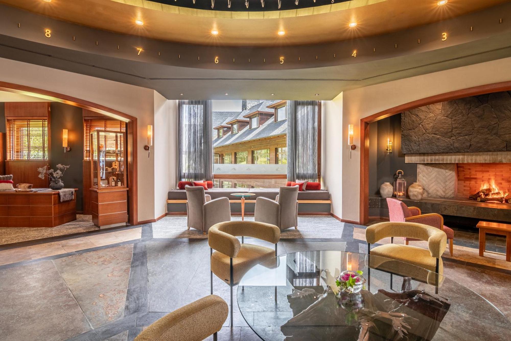Park Lake Luxury Hotel Пукон Екстер'єр фото The lobby of the hotel