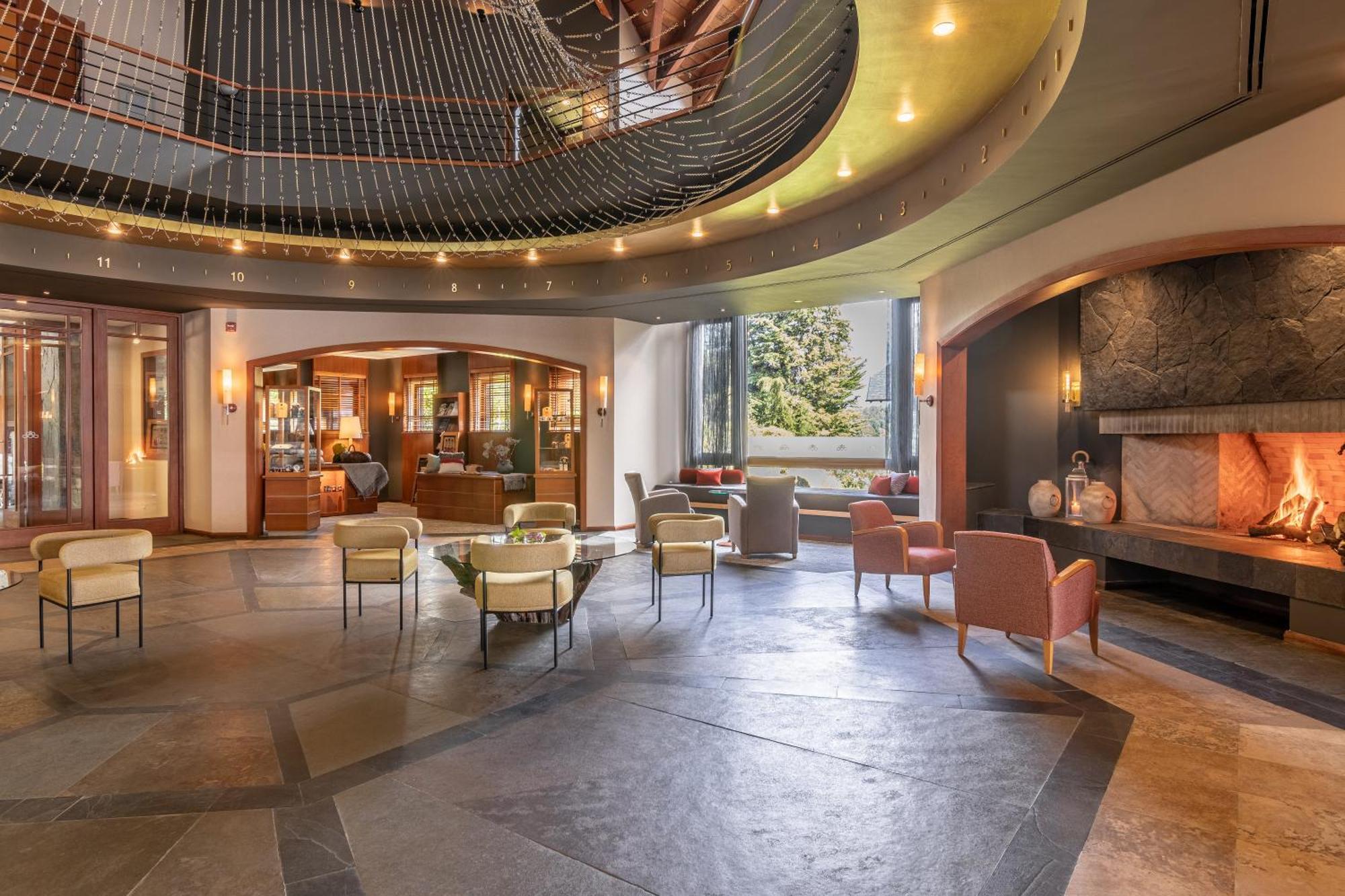 Park Lake Luxury Hotel Пукон Екстер'єр фото The lobby of the hotel