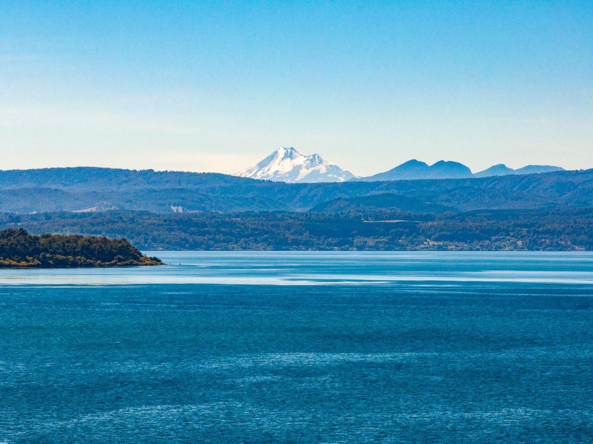 Park Lake Luxury Hotel Пукон Екстер'єр фото View of the Olympic Mountains from the Strait of Juan de Fuca