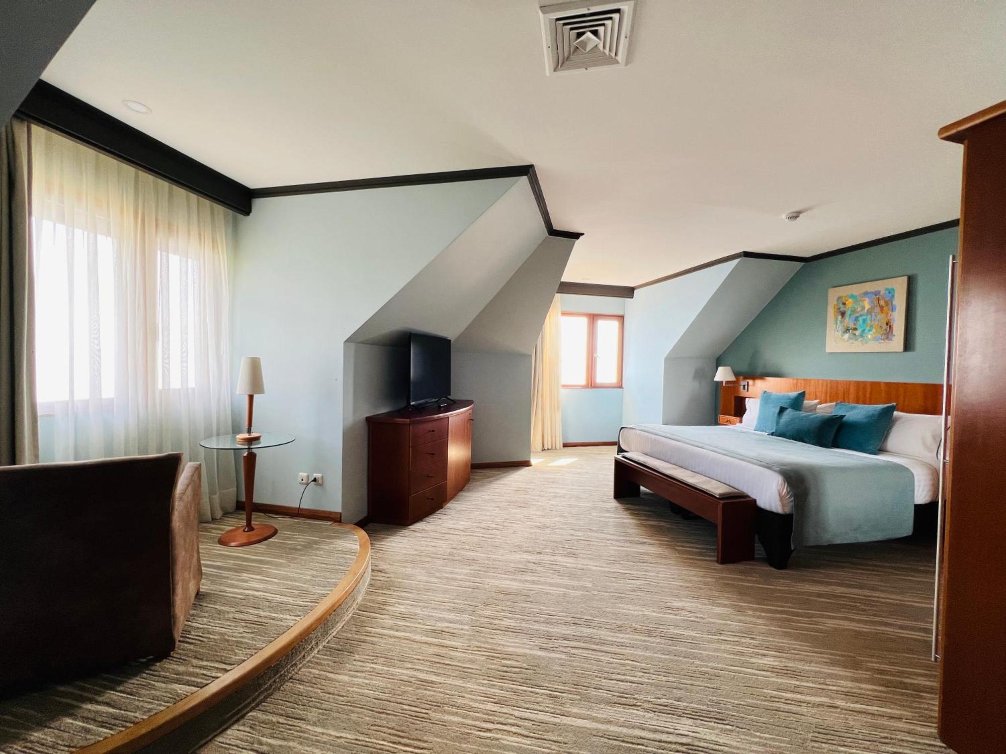 Park Lake Luxury Hotel Пукон Екстер'єр фото